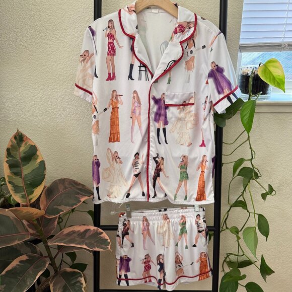 Taylor Swift Era's Tour Short Sleeve Matching PJ Set Size Small/Medium - Picture 1 of 6